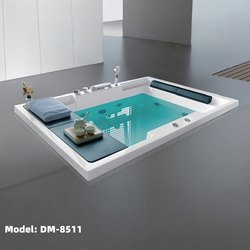 Modern Acrylic Bathtub with Comfort Accessories for Relaxation