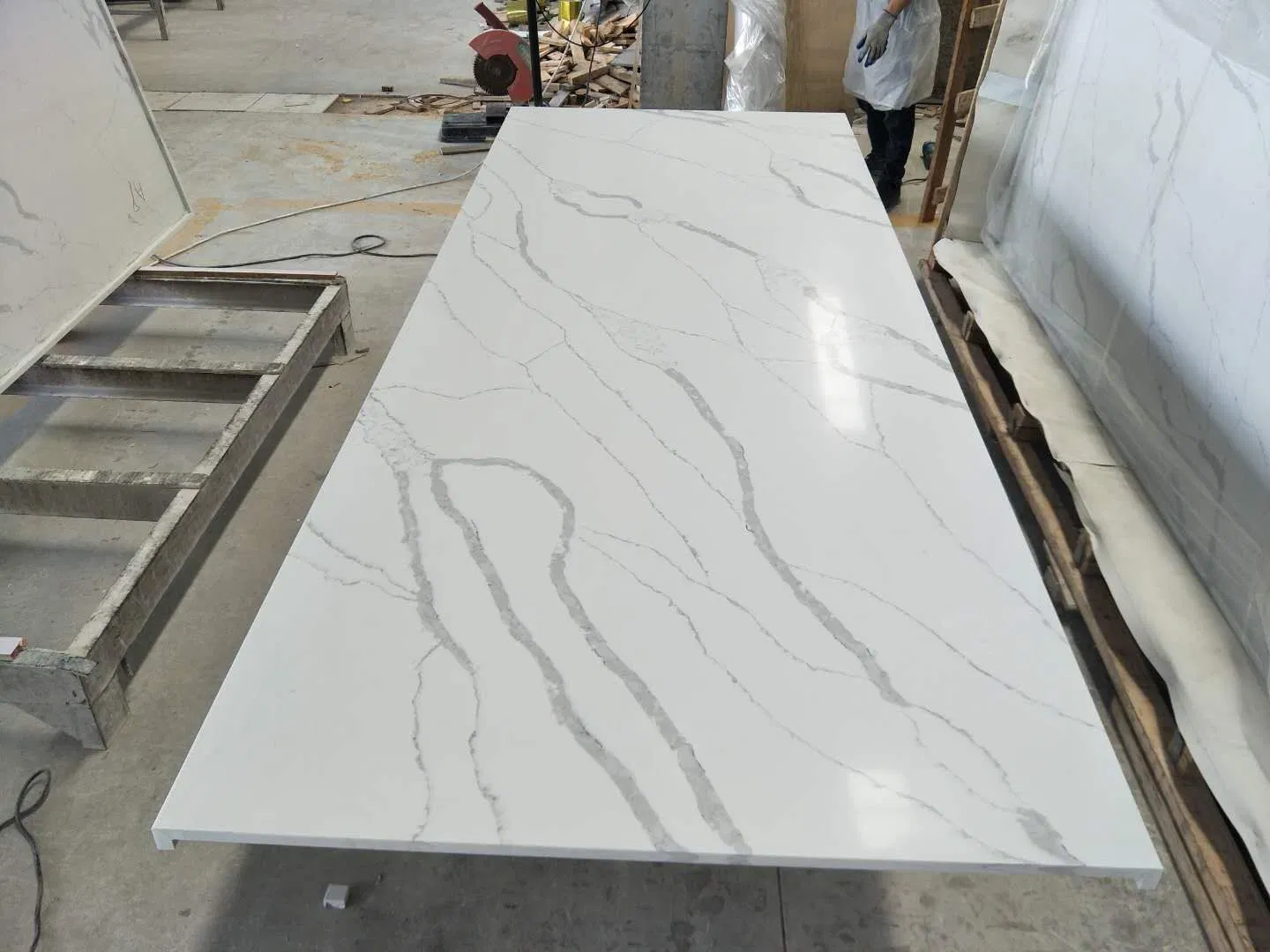 Artificial Quartz Slab White Calacatta Quartz Stone for Bathroom Kitchen Countertop