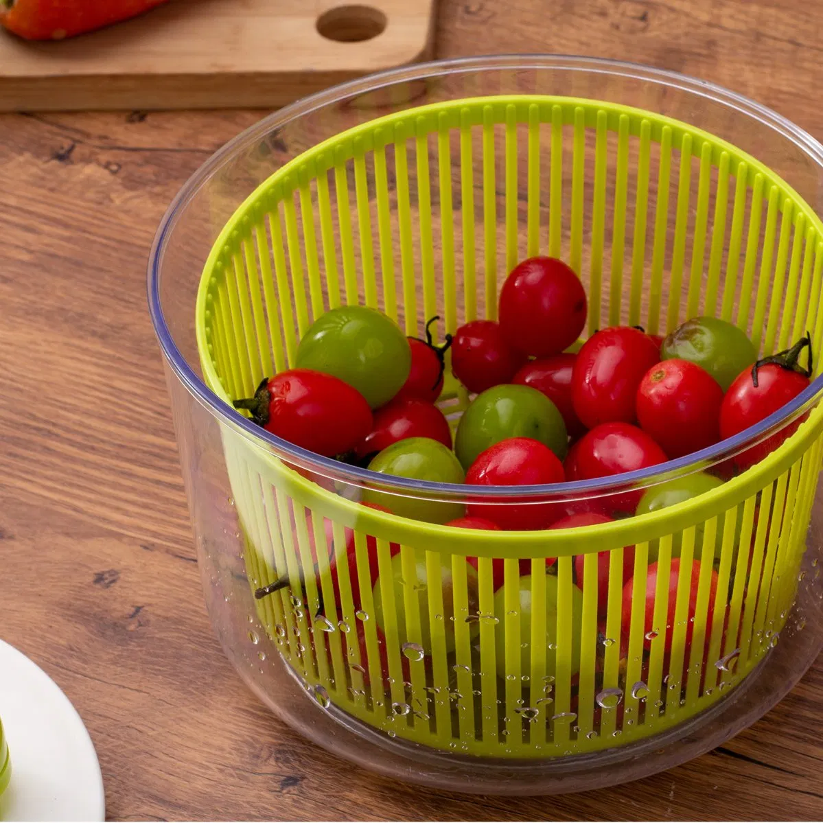 Efficient Salad Spinner Bowl for Washing and Drying Lettuce and Vegetables, Easy Brake System
