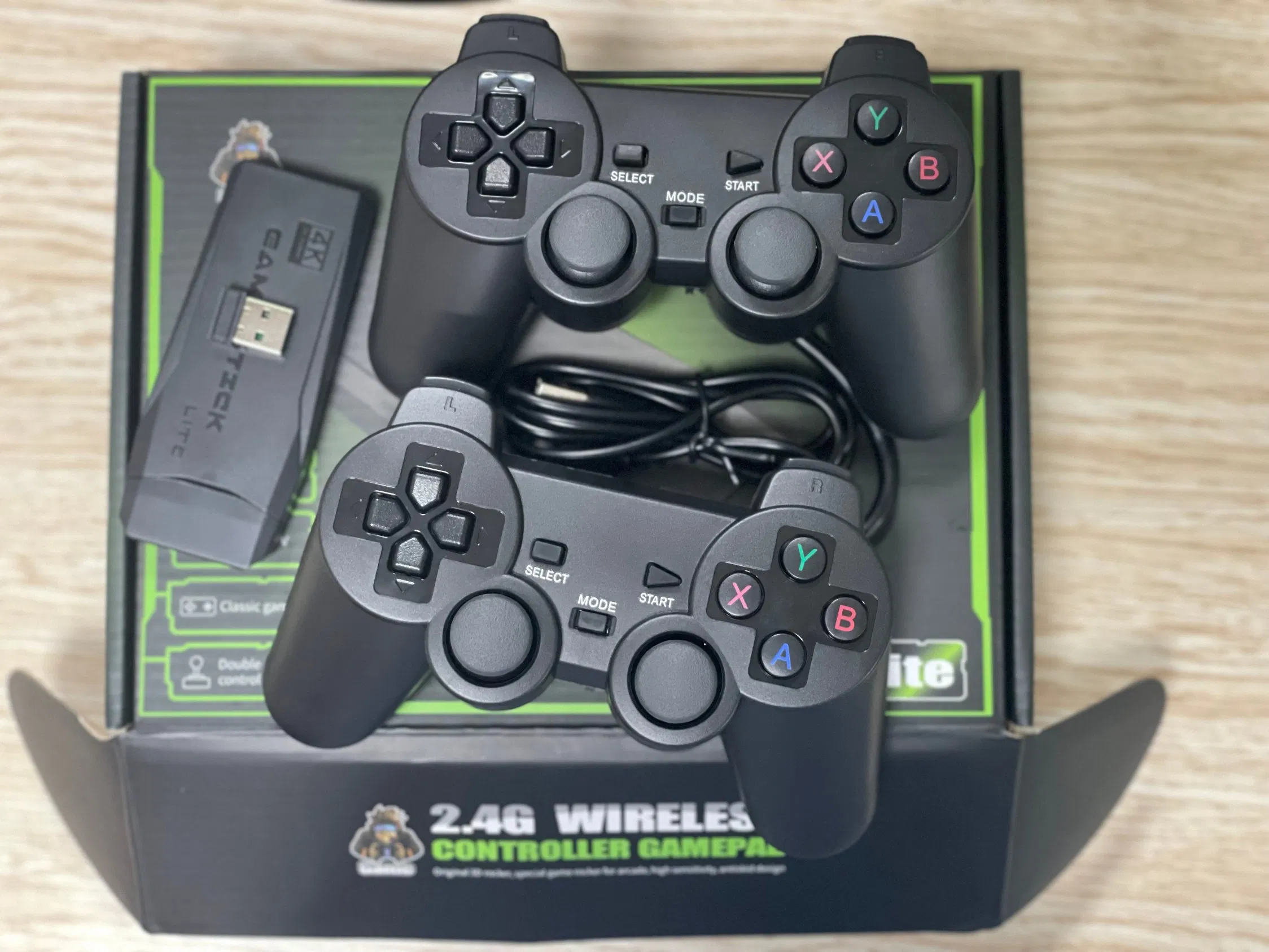 Игровая консоль M8 с 3800 игр, 2.4G беспроводной геймпад