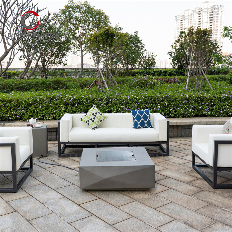 Outdoor Rectangle Fire Pit with Spark Screen