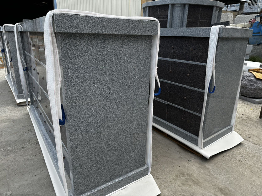 Brown Granite Door 64 Niches Columbarium for Tombstone Products