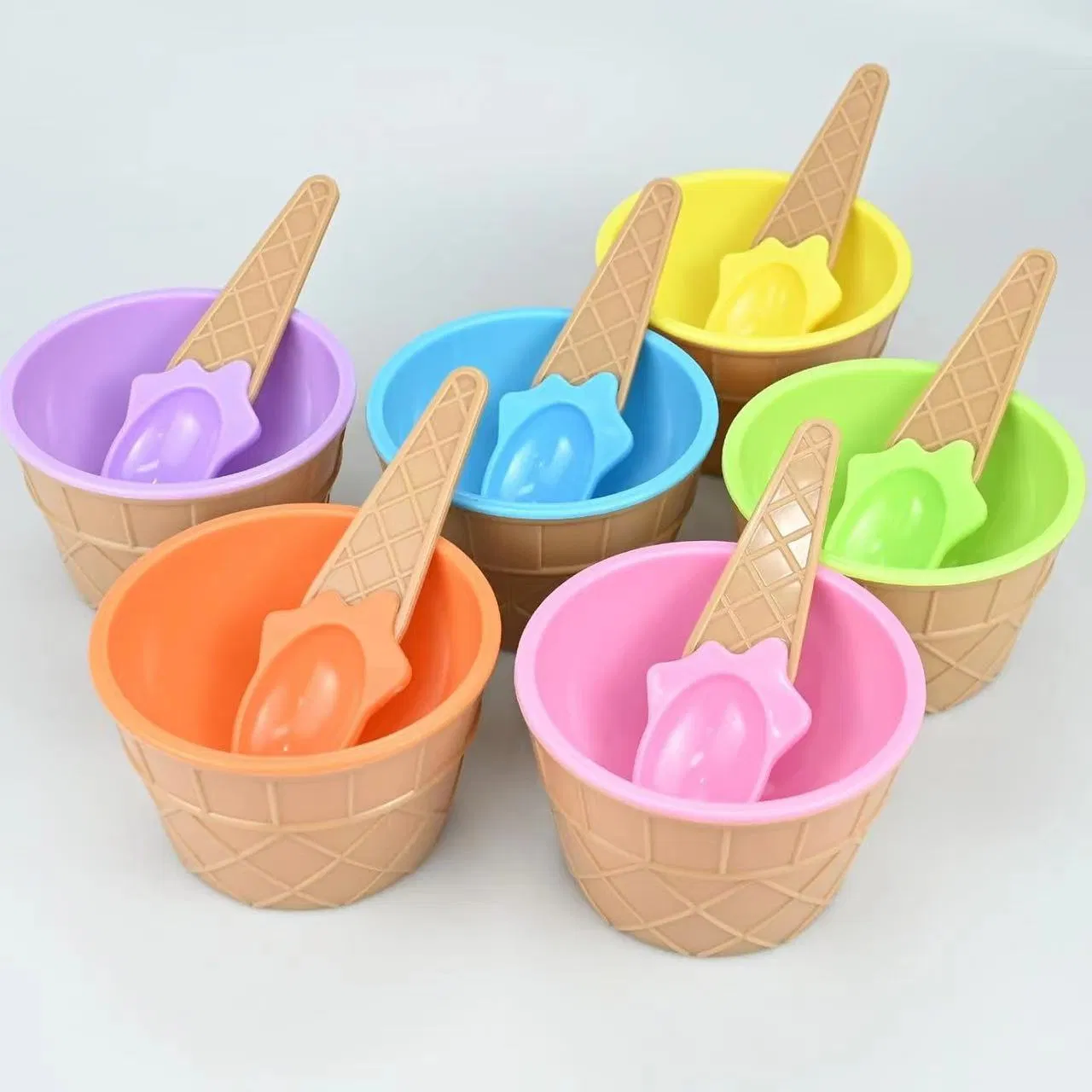 Ice Cream Bowls and Spoons, Reusable Plastic Ice Cream Cups and Waffle Cone Shaped Spoons for Dessert, Frozen Yogurt, Gelato, Birthday Party Decor