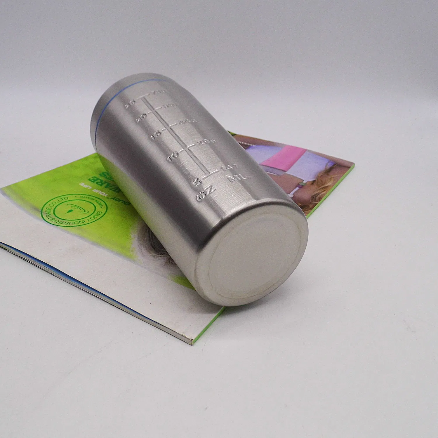 Premium 25oz Insulated Stainless Steel Water Bottle with Secure Lid