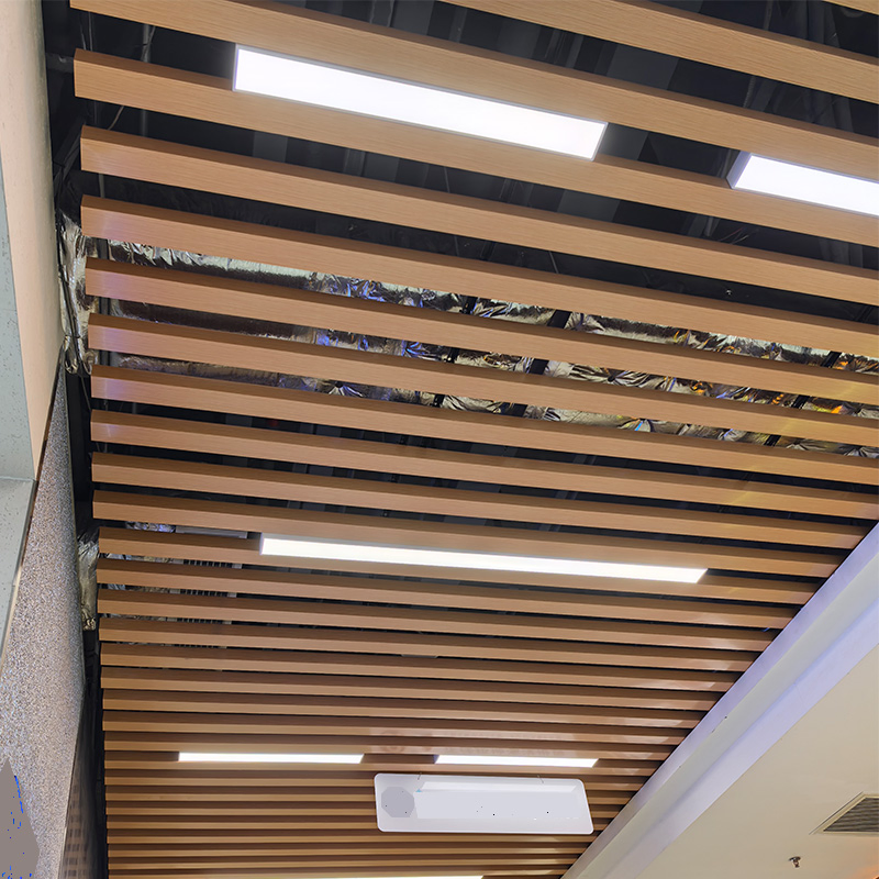 Wood Grain Strip Aluminum Baffle Ceiling for Interior Decoration