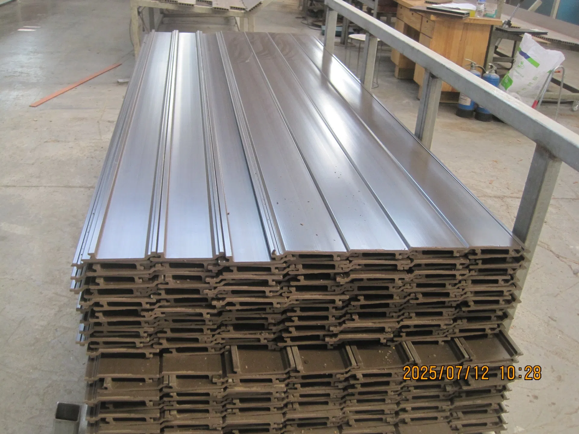 High Quality Outdoor Wood Plastic Composite Plastic Floor Decking