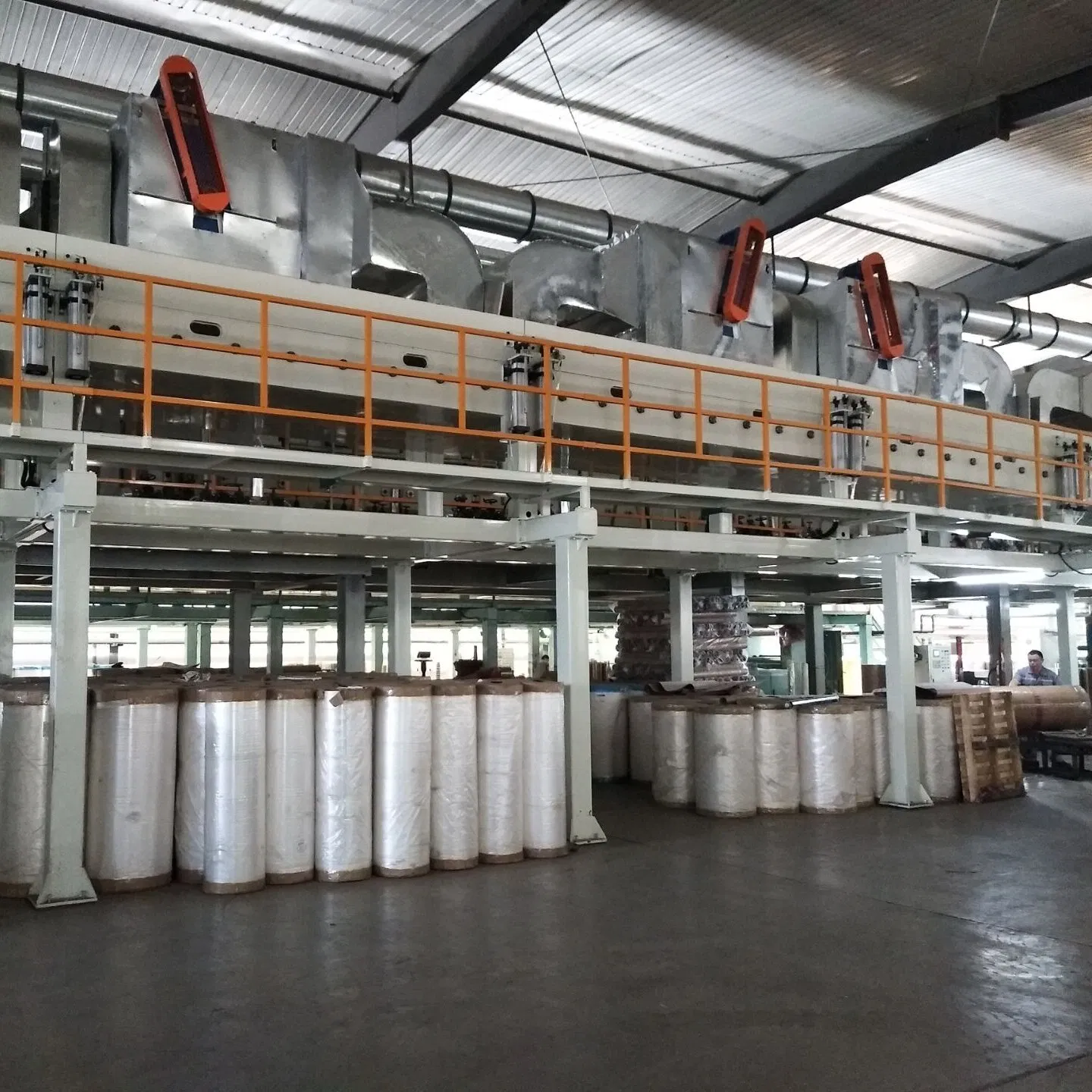 Quality Construction Sheathing Tape with Aggressive Solvent Adhesive and Strong Backing