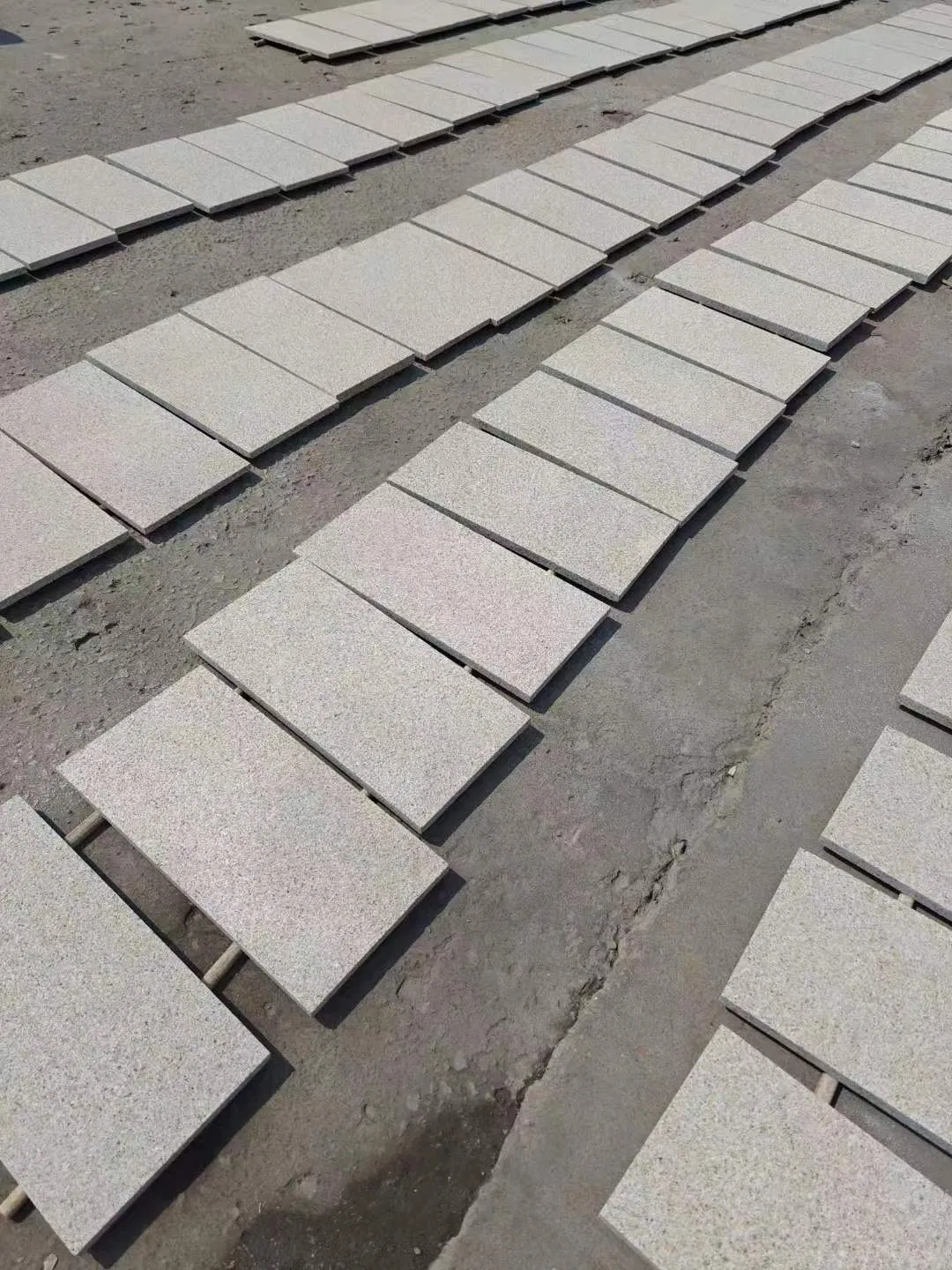 Natural Stone G682 Yellow Rusty Bush Hammered Granite Pavers for garden/outdoor/outside landscape/floor/wall/pool tiles/slabs