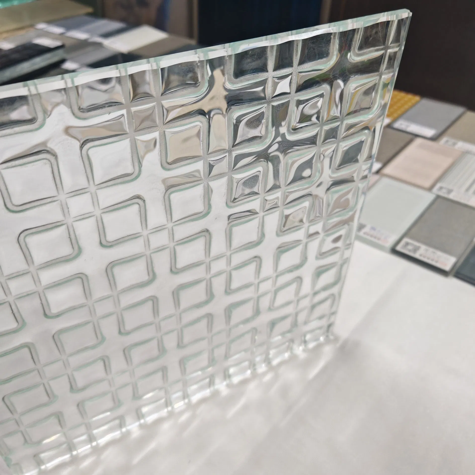 Customized Special Patterns on Bricks Fused Glass for Partition/Bathroom/Door