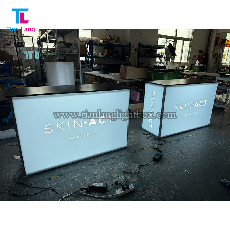 Customizable 8FT Portable LED Trade Show Counter Display