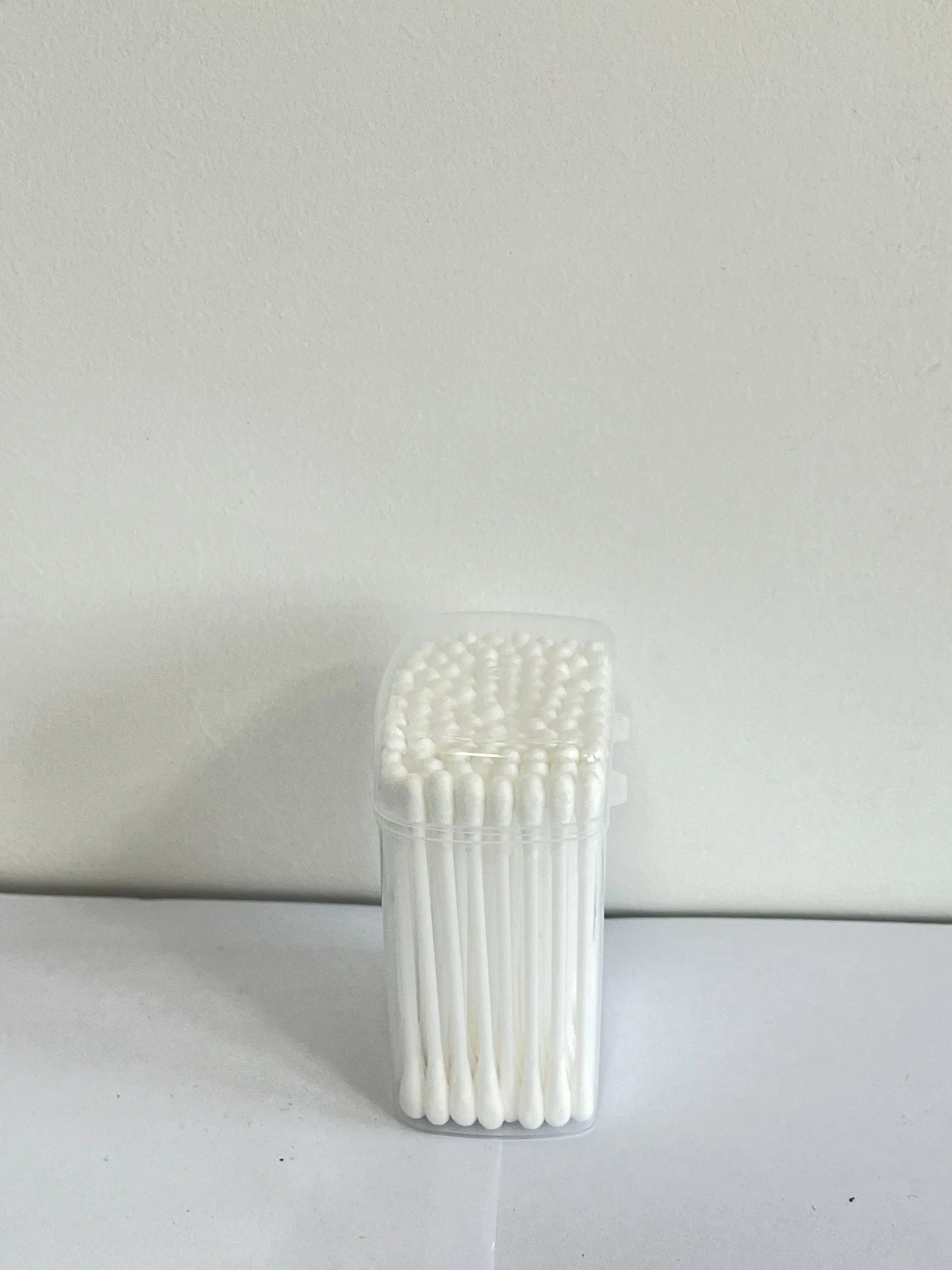 Excellent Smooth Plastic Stick Double Head Cotton Swabs for Home Daily Use