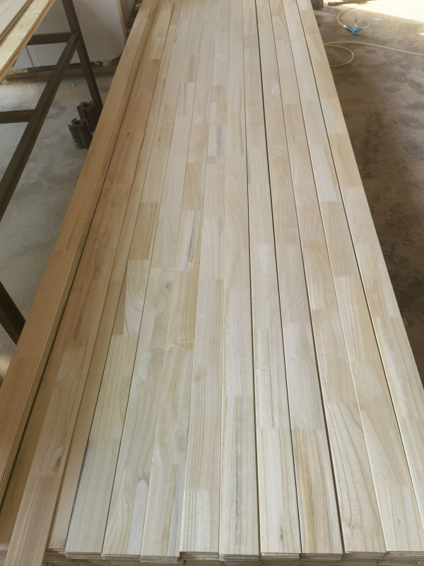 Eco-Friendly Solid Pine Wood Board Finger Jointed Boards Wood Board Panel