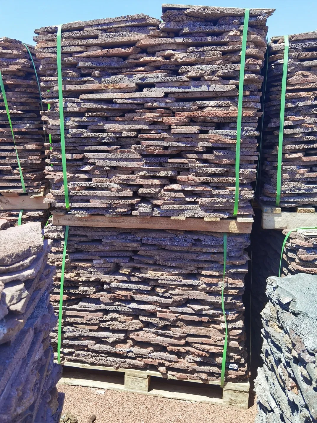 Decorative Basalt Aquarium Lava Stone Lava Rock Volcanic Rock for Sale