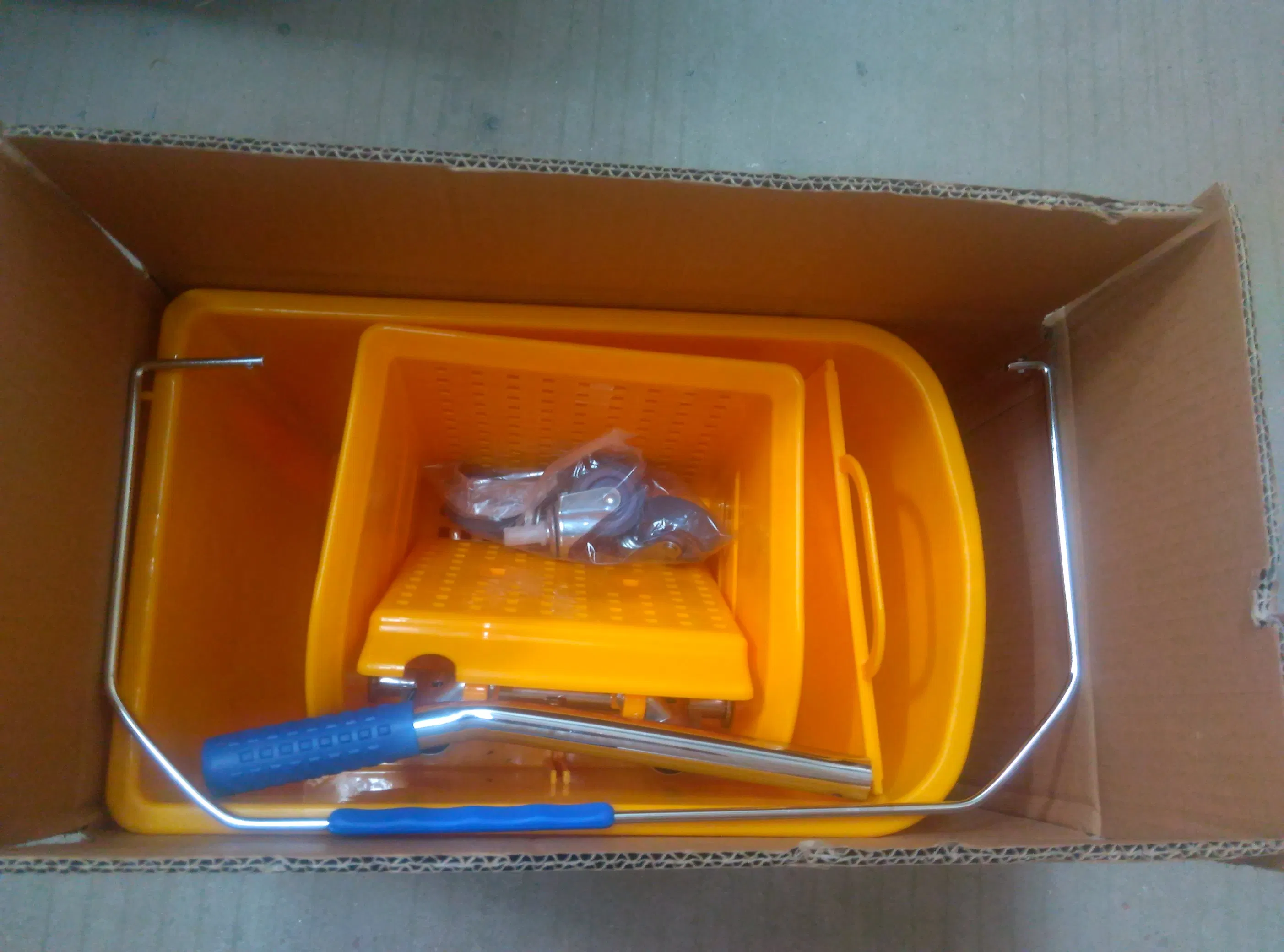 H0110 Housekeeping Down Press Mop Bucket Wringer 20L