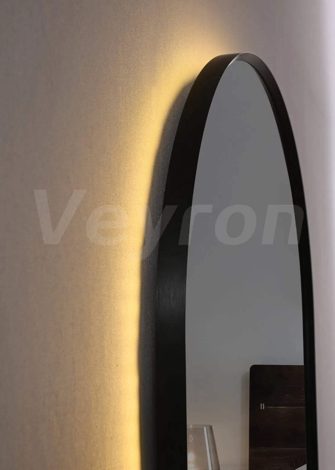 Arched Freestanding Full-Length Wall Mirror LED Mirror with Stand, Gold Metal Frame Full Body Mirror for Bedroom Living Room Bathroom