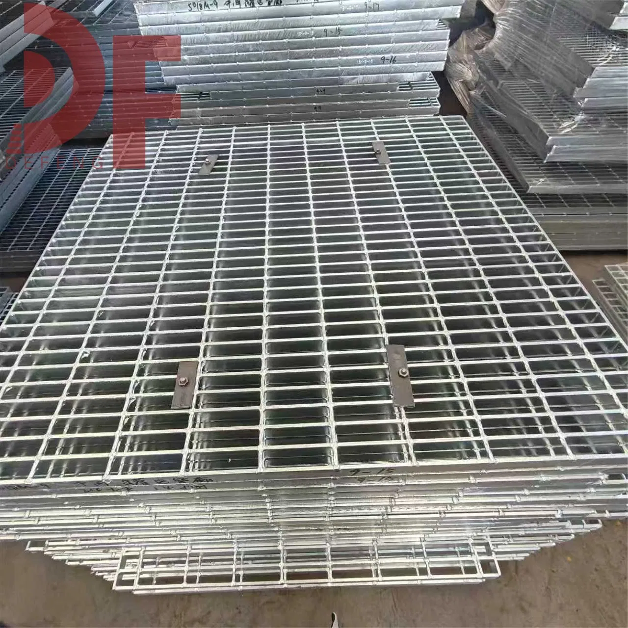 Green Safe Hot Dipped Galvanized Serrated Bar Grating