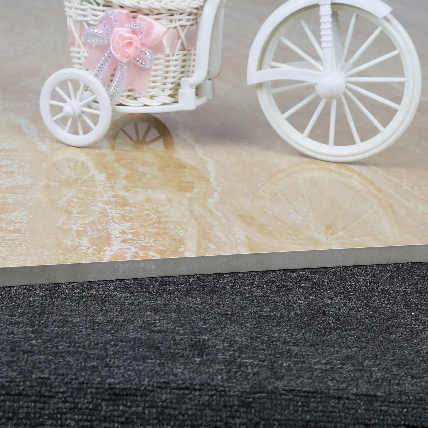 Полированная керамическая плитка светло-желтая для кухни