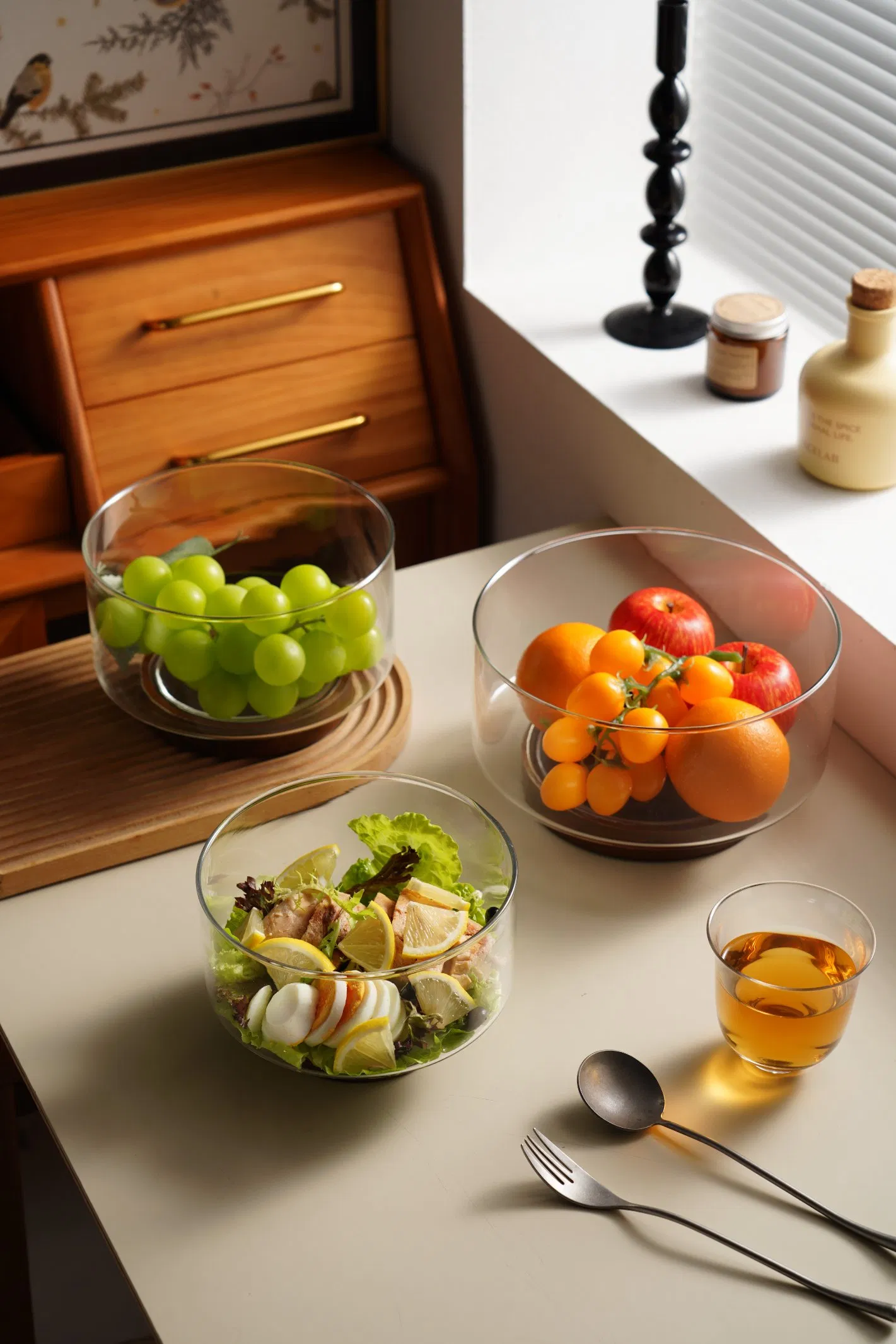 Sleek Glass Fruit Bowl Stand for Elegant Event Presentation