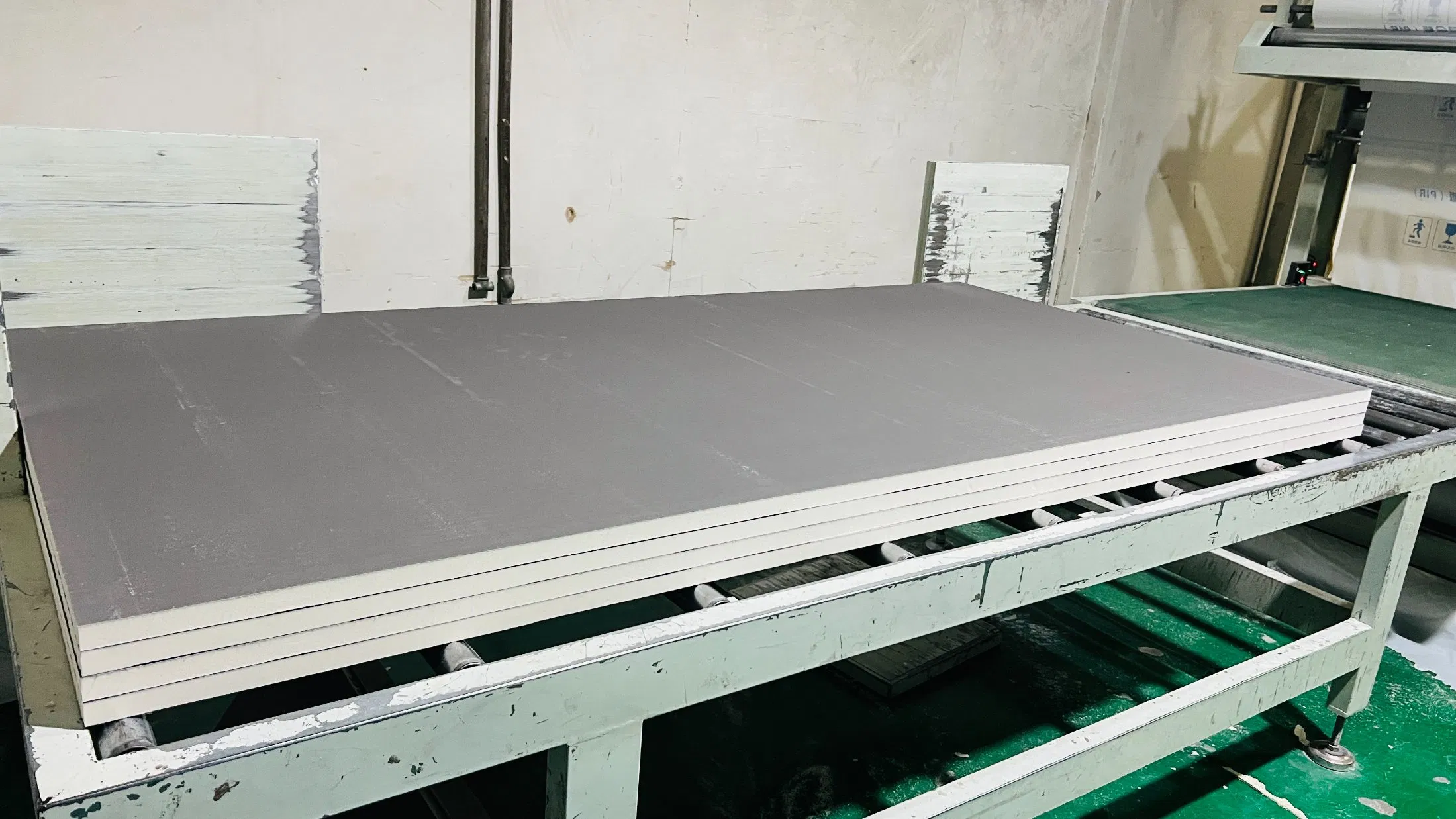 China Factory 50mm 100mm Thickness High Performance PIR Polyisocyanurate for Building Thermal Protection