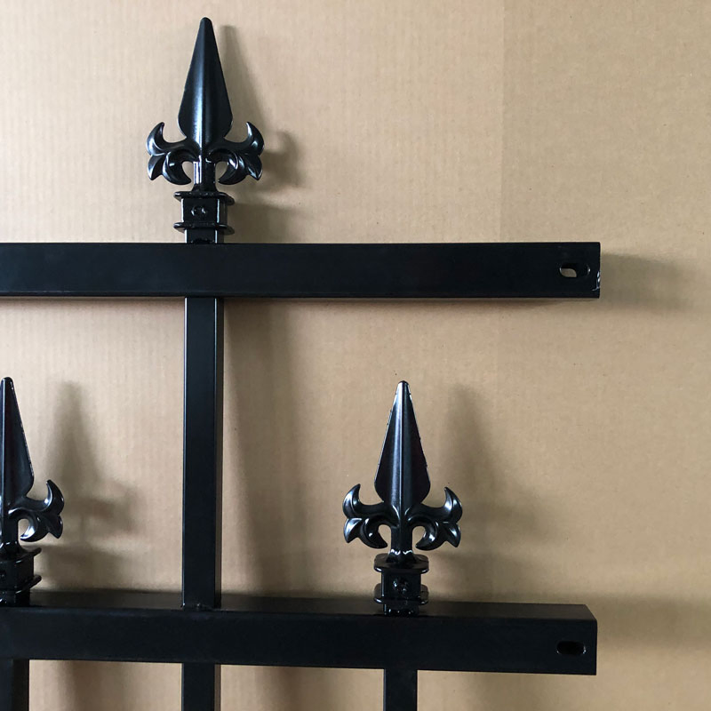 China Supplier High Quality Black Ornamental Decorative Wrought Iron Fence.