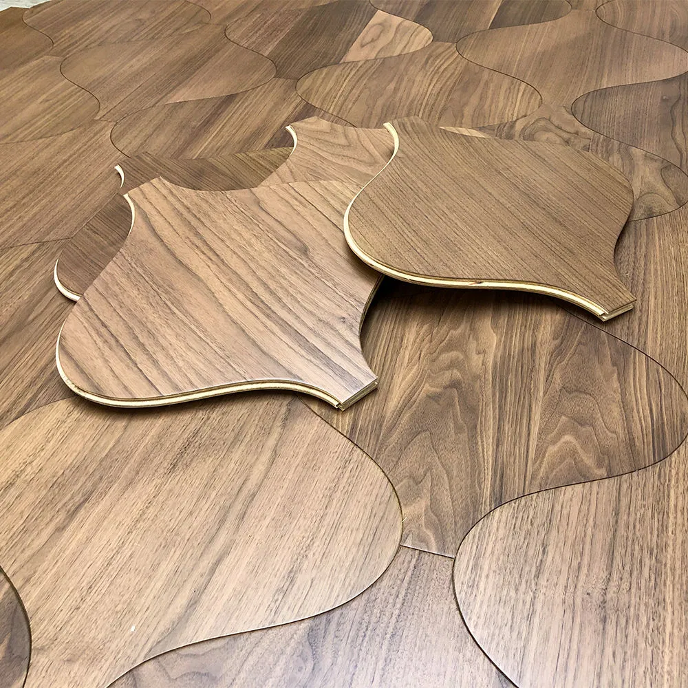 Паркетная доска Лотос с мозаикой из листьев, орех/дуб