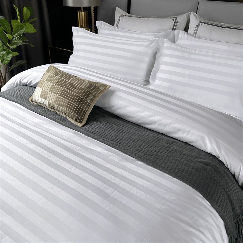 Hotel Striped Comforter Quilt Duvet Cover Bed Sheets King Brushed Microfiber Polyester 4 Pieces White Bedding Set with 1 Fitted/Flat Sheet Double Pillowcases