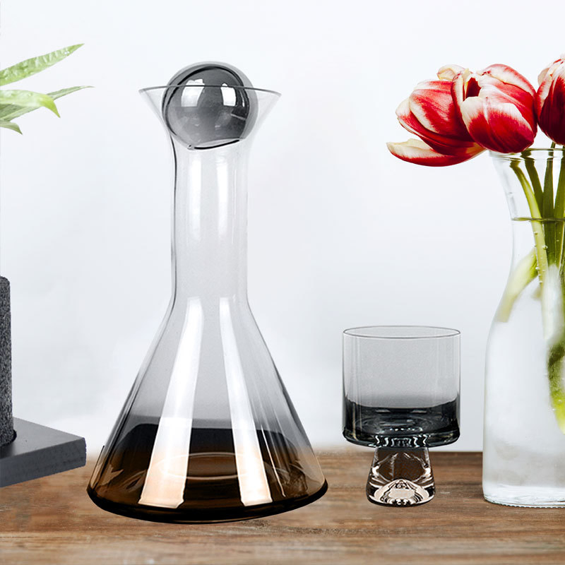 Europe Style Luxury Lead Free Glass Pitcher Ball Stopper Red Wine Whiskey Decanter Bottle Set with Novelty Glass for Home