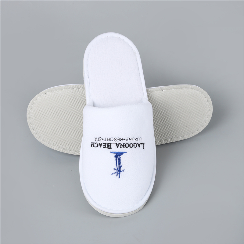 OEM Custom Embroidered Luxury Disposable Hotel White Terry Towel Fabric Disposable SPA Bedroom Hospital Hotel Guest Slippers