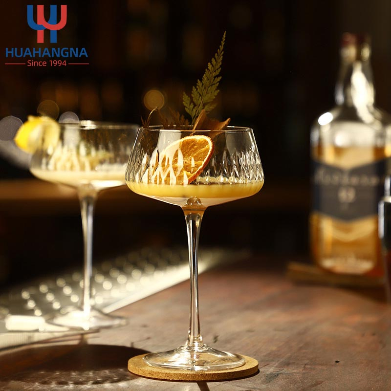 High Quality Vertically Streaked Red Wine Goblet Hand Made Colorful Glass Cup for Drinking