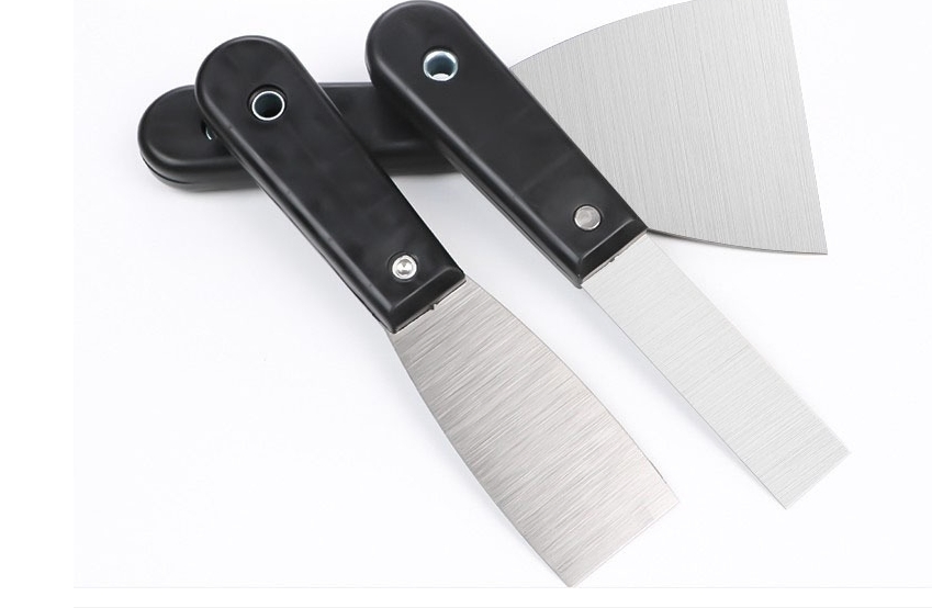 Black Plastic Handle Putty Knife