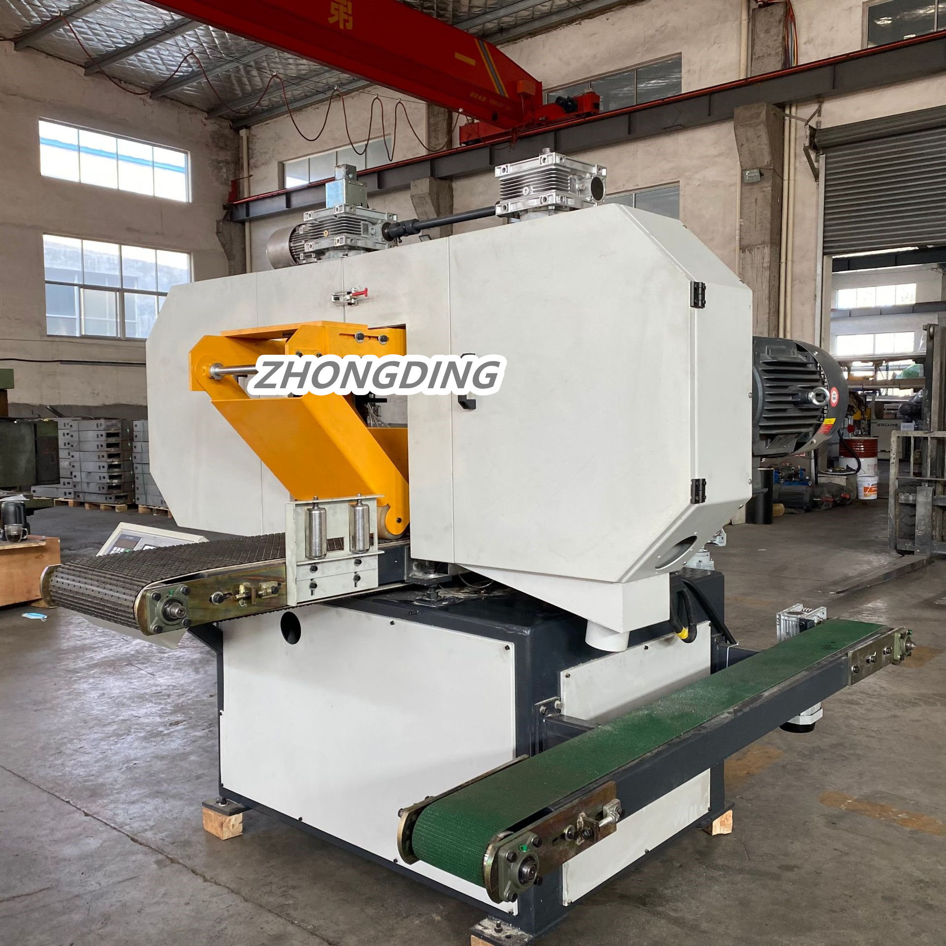 Станок ленточнопильный горизонтальный по дереву