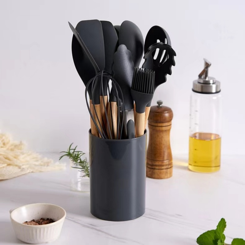 Durable Silicone Kitchen Ladle - Ideal for Cooking and Serving