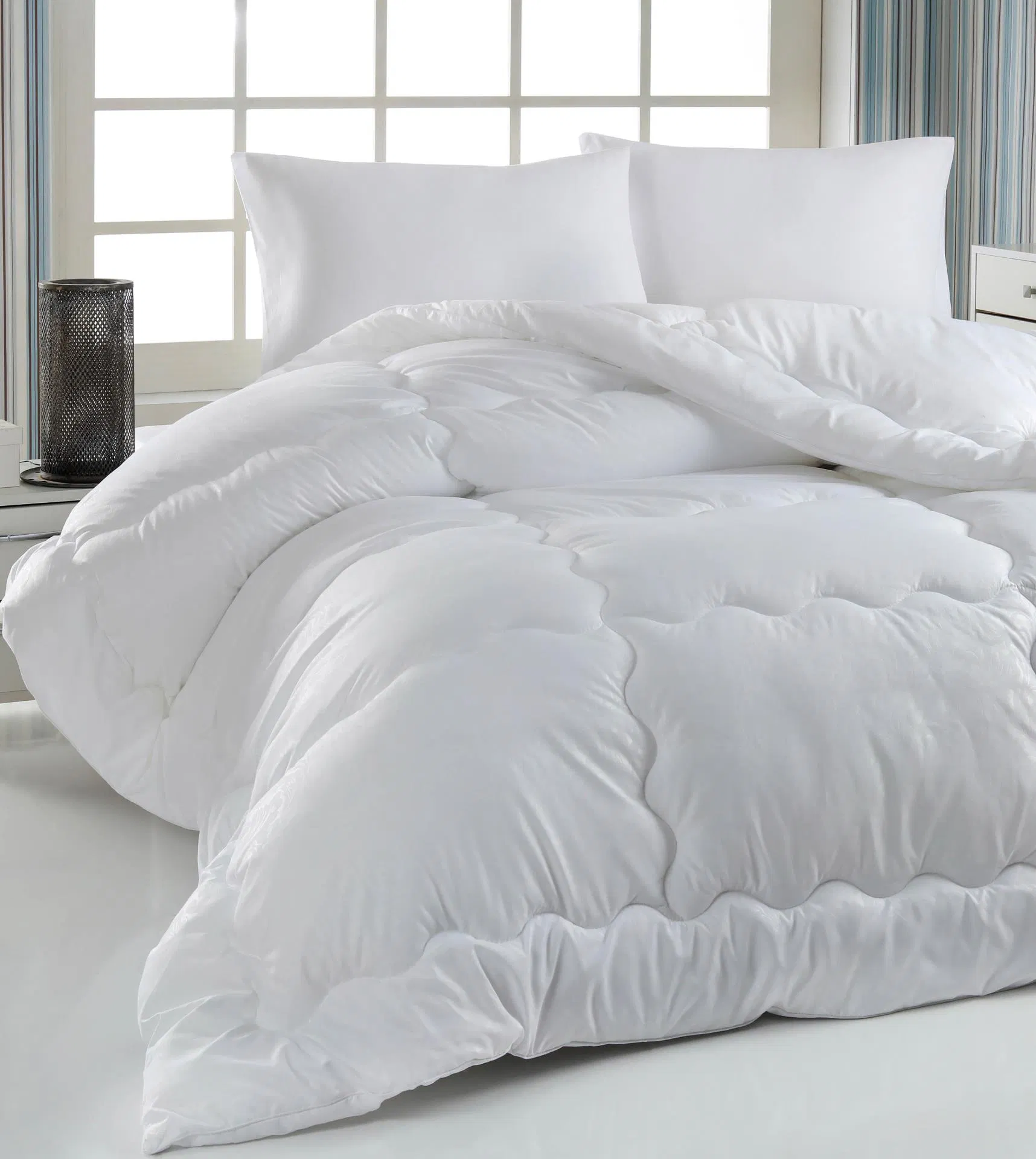 Custom Hot Sale OEM Manufacture Anti-Bacterial Quilted Duvet Polyester Comforter Fiber Quilt