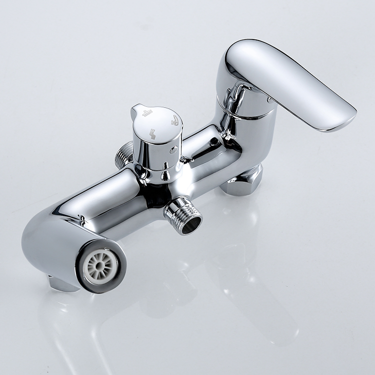 Настенный смеситель для ванны и душа с тремя функциями