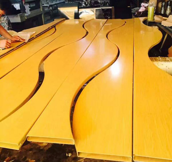 Customized Wavy Baffle Ceiling Design for Shopping Mall Project