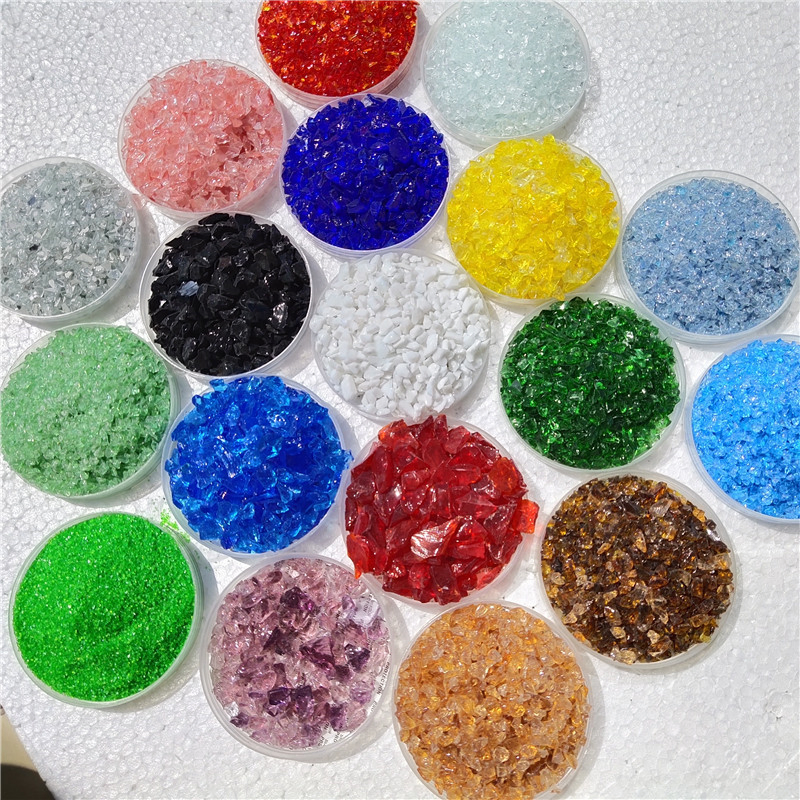 Vivid Green Decorative Glass Gravel - Weather Resistant Crushed Glass for Architectural Decoration