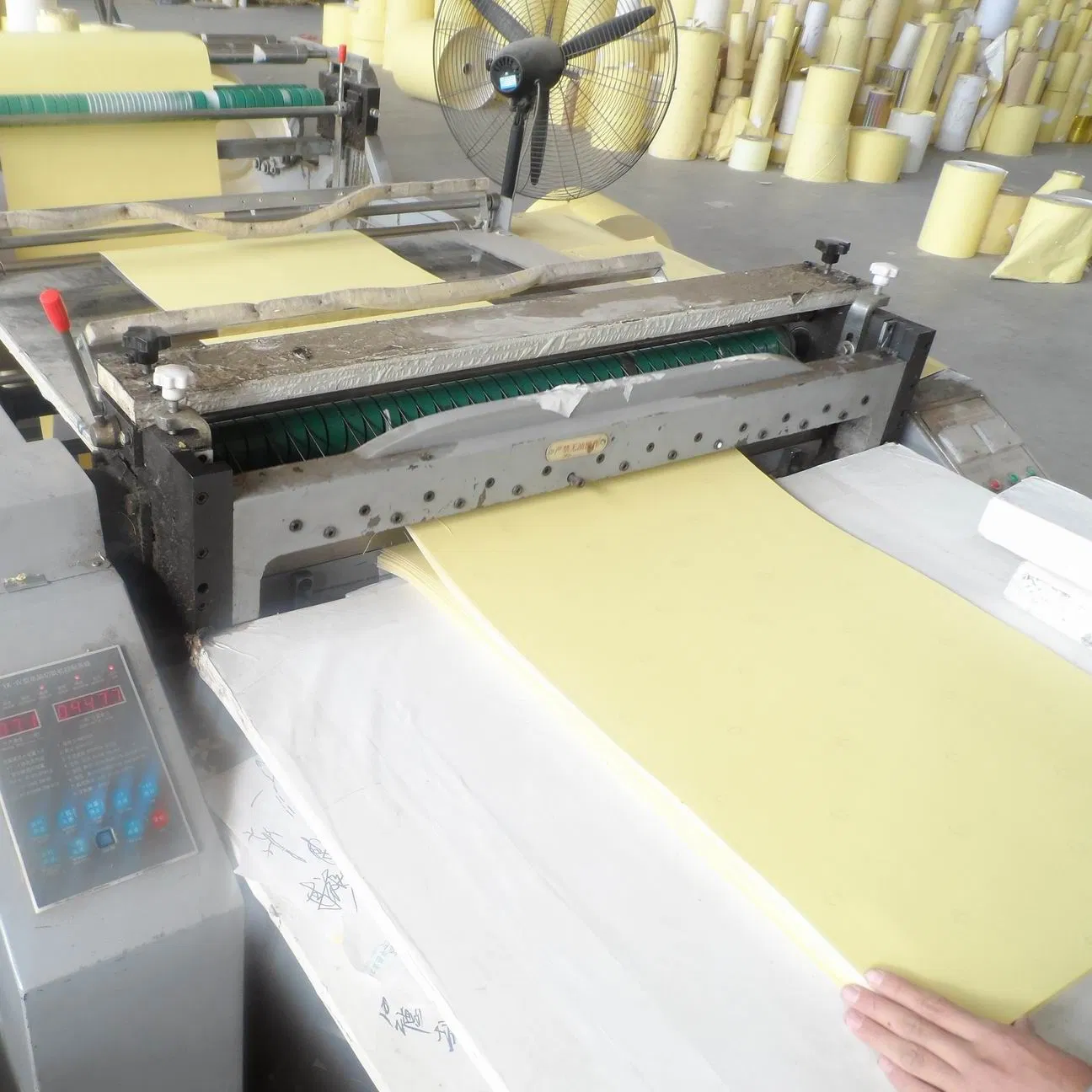 Self Adhesive Paper with Good Printing Clear Label or Sticker