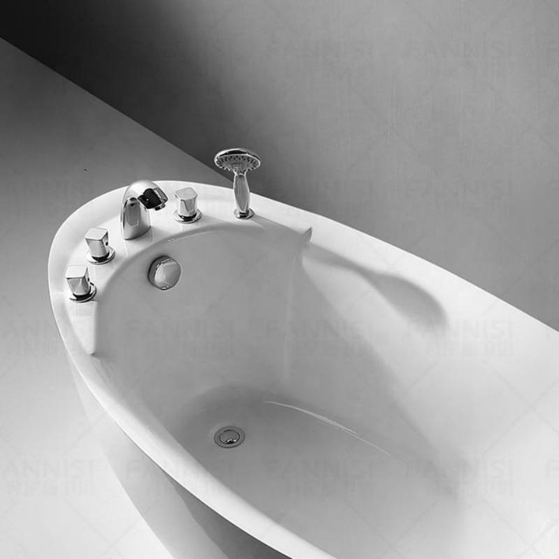 Акриловая ванна для ванной комнаты FANNISI