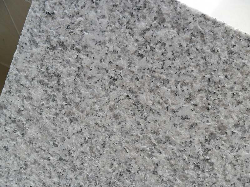 Chinese Grey and White Flamed Bush-Hammered Granite Floor Tile