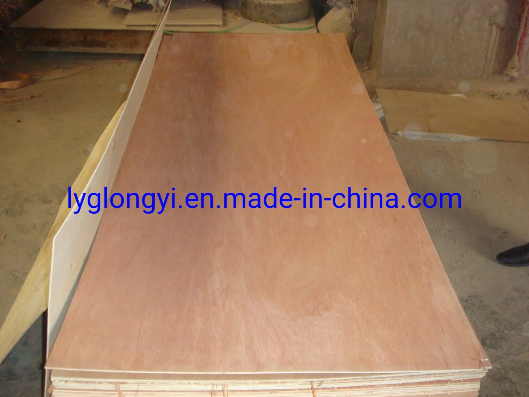 Bintangor Face Door Skin Plywood 2.7X810X2020mm Door Plywood