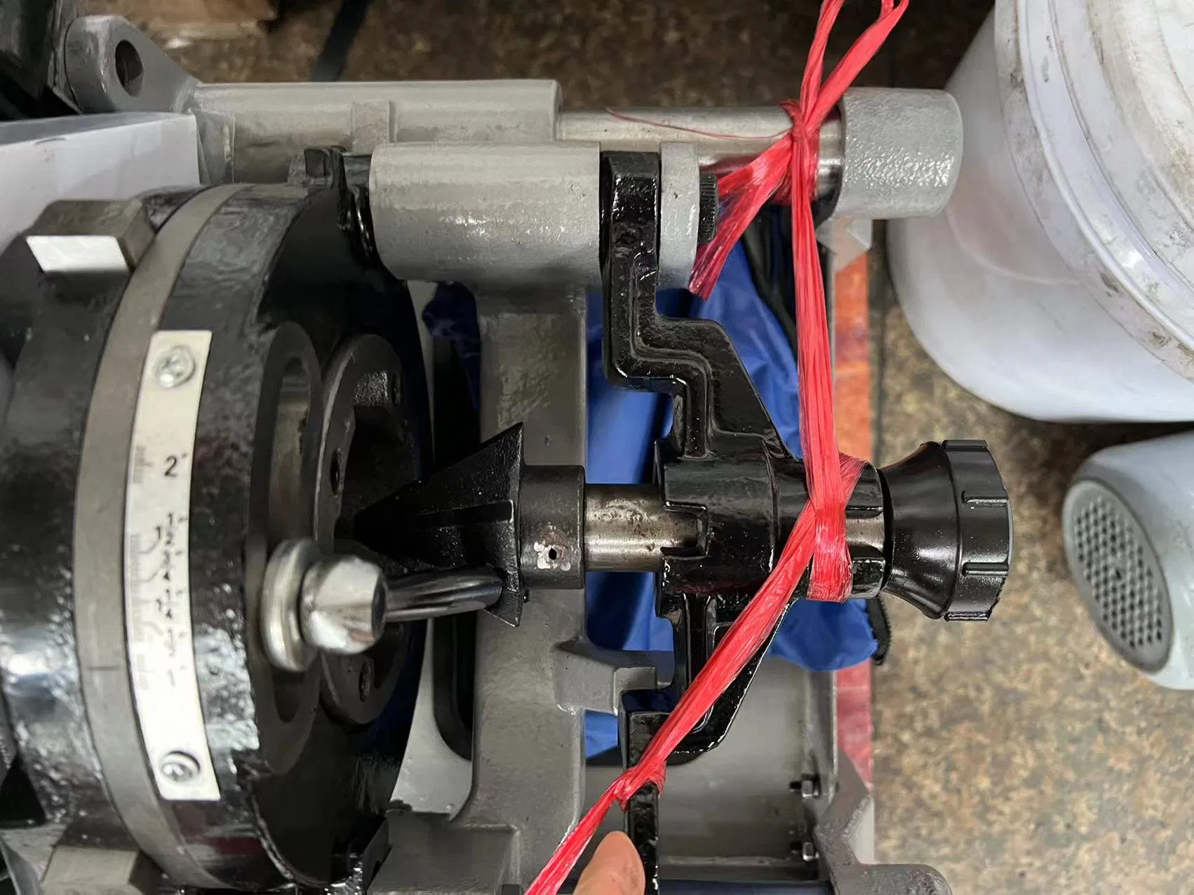 High Efficiency 1100W 2inch Pipe Threading Machine Z1t-50bf