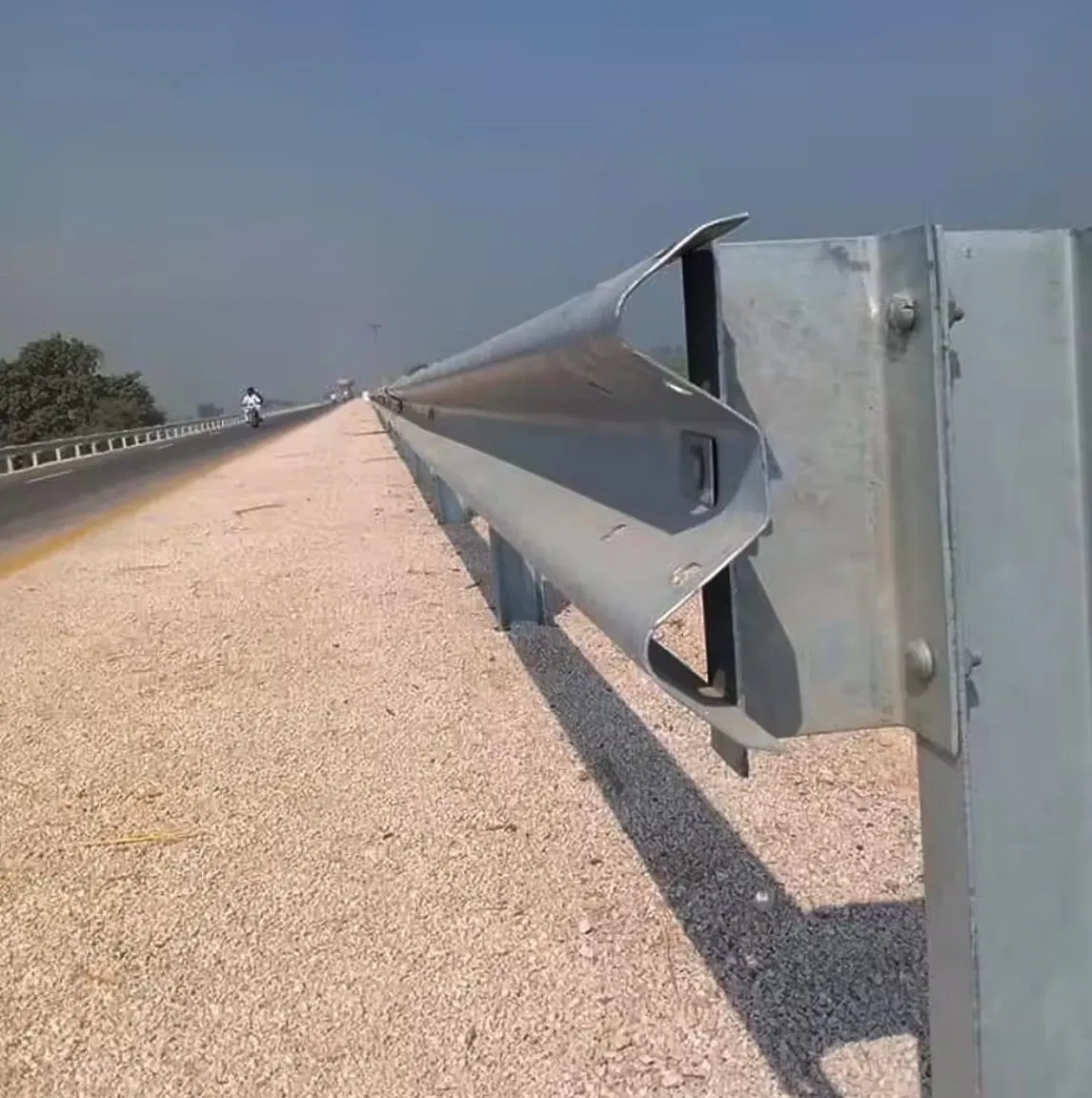 Q235B/Q355b Steel Highway Guardrail U Type Steel Fence Post Galvanized Highway Guardrail U Post