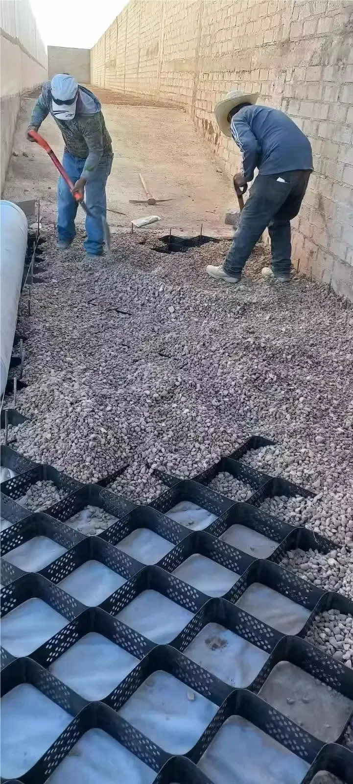 High-Performance Driveway Stabilizer with HDPE Geocell for Gravel Use