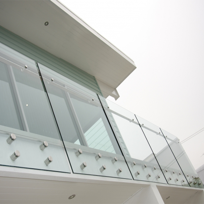 China Manufacturer Tempered Glass Railing Stainless Steel Railing Glass
