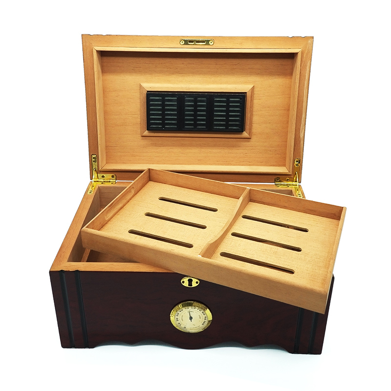 Cigar Humidor Box, Leather Surface Cedar Wood Lined Humidor with Hygrometer and Humidifier, Hold 10-20 Cigars