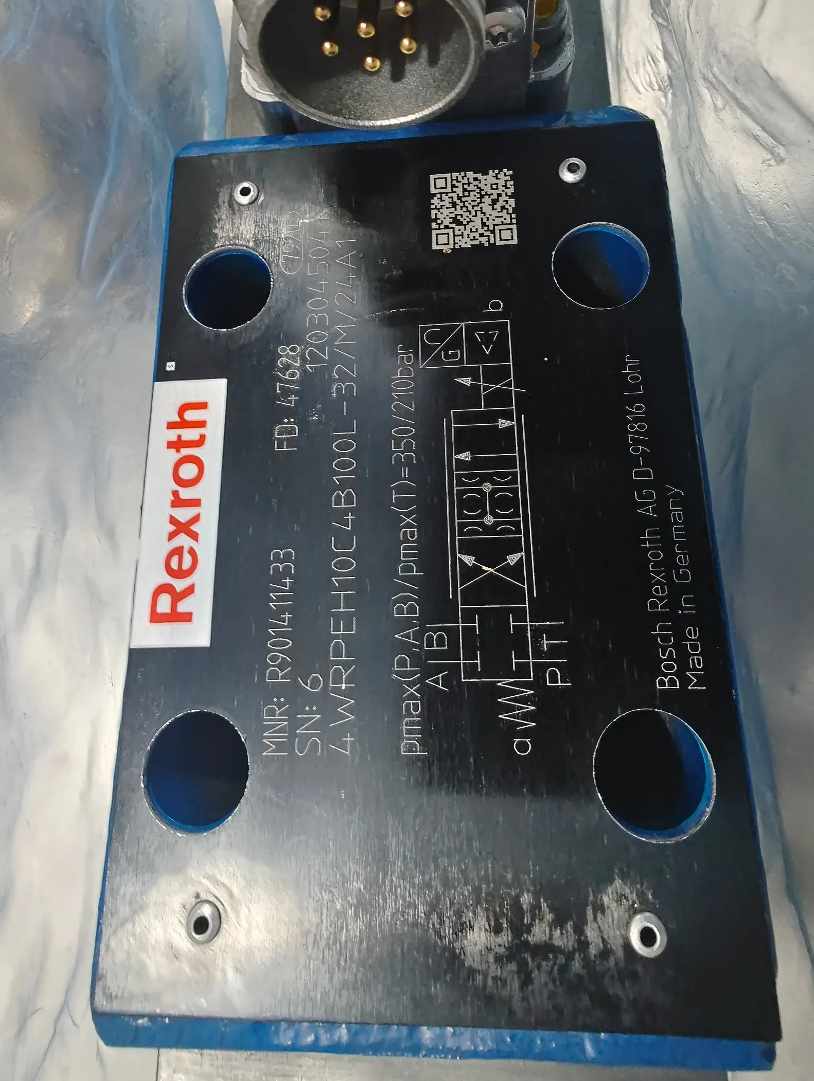Пропорциональный гидравлический клапан Rexroth 4WRPEH10C4B100L