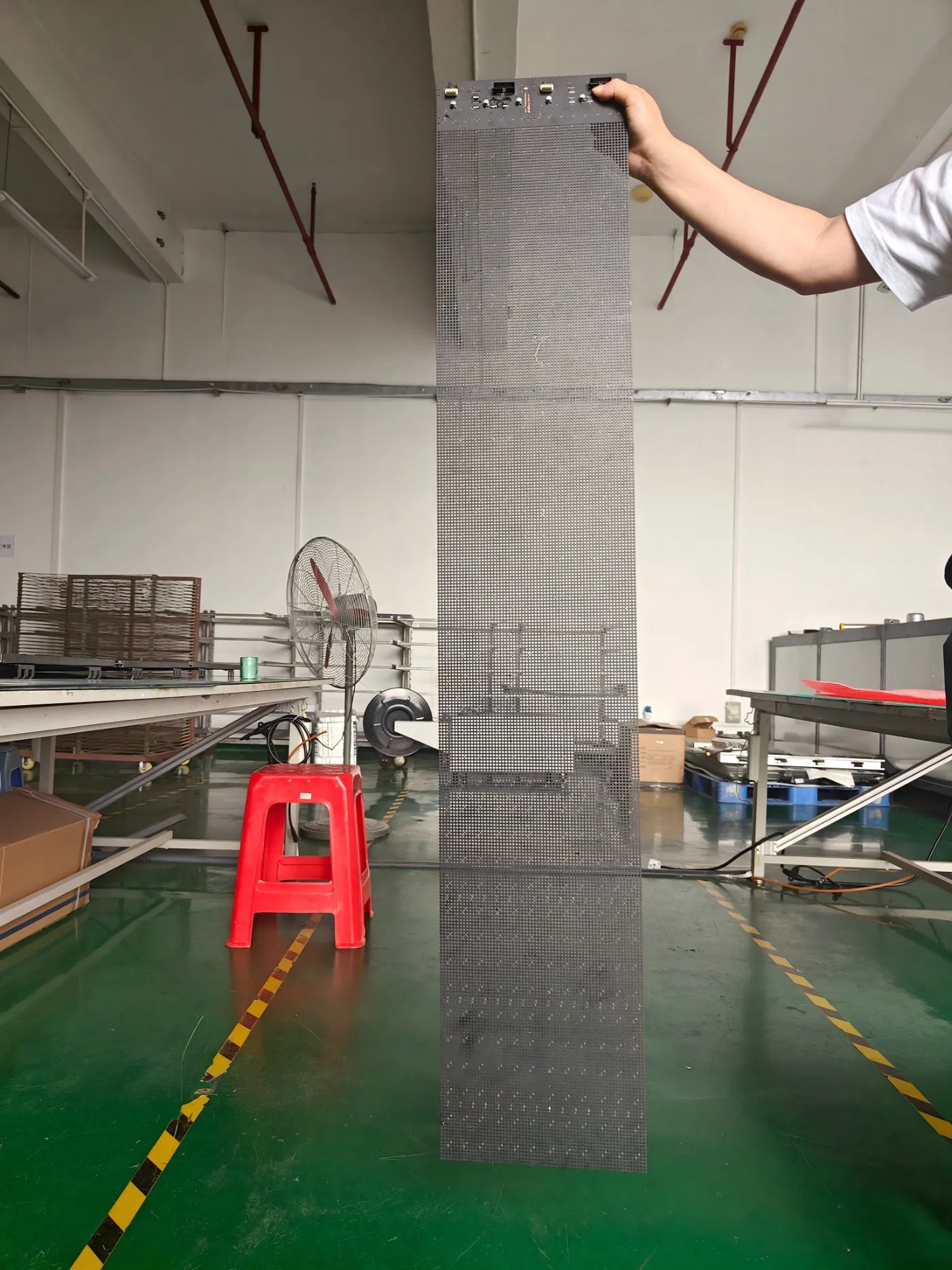 Glass Hanging Transparent film Screen Holographic 3D LED Poster Display for Advertising