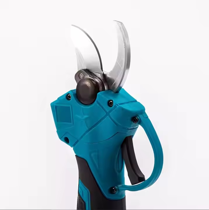 Аккумуляторные садовые ножницы Makita для обрезки