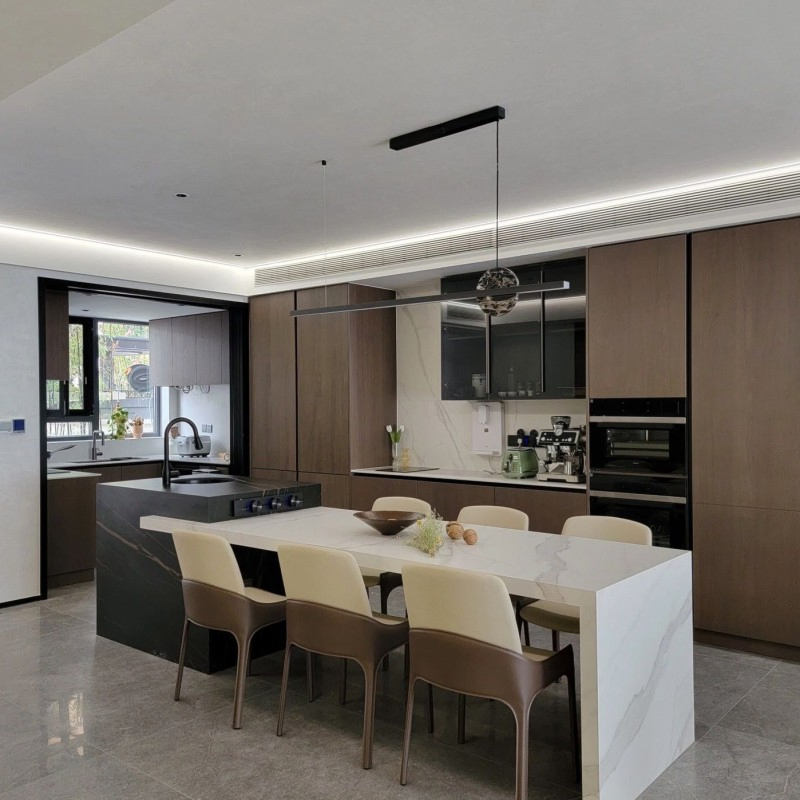 Modern Shaker Style Solid Wood Kitchen Cabinets for Elegant Spaces