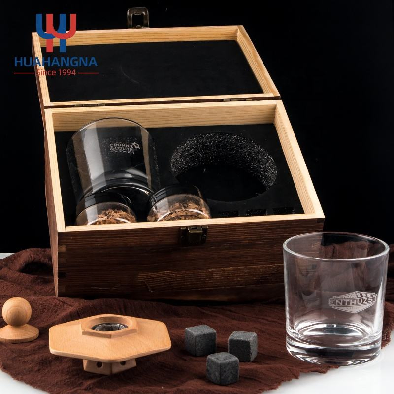 Custom Logo Old Fashioned Whiskey Glass and Cocktail Drinker Smoker Kit with Wood Chips in Wooden Gift Box for Home Bar Party